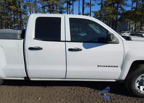2017 Chevrolet Silverado 1500 Wt z USA, uszkodzony, nr VIN 1GCRCNEH4HZ151814